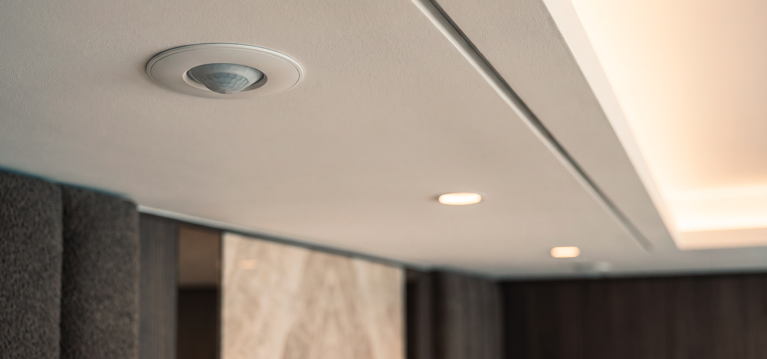 Multifunctional Presence Sensors - KNX Secure